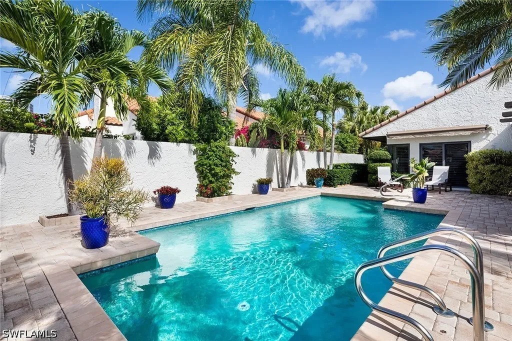 565 Tierra Mar Lane Naples FL 34108