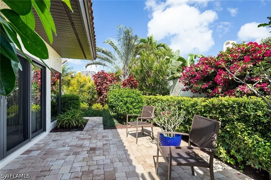 565 Tierra Mar Lane Naples FL 34108
