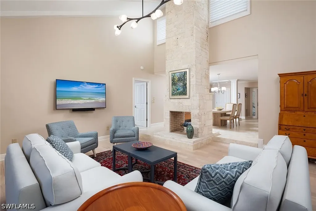 565 Tierra Mar Lane Naples FL 34108