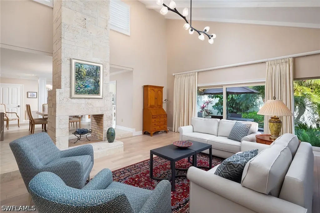 565 Tierra Mar Lane Naples FL 34108