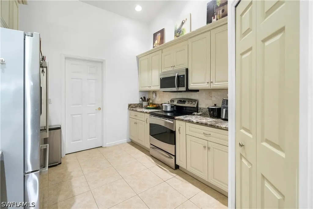 1315 NE 20th Avenue Cape Coral FL 33909