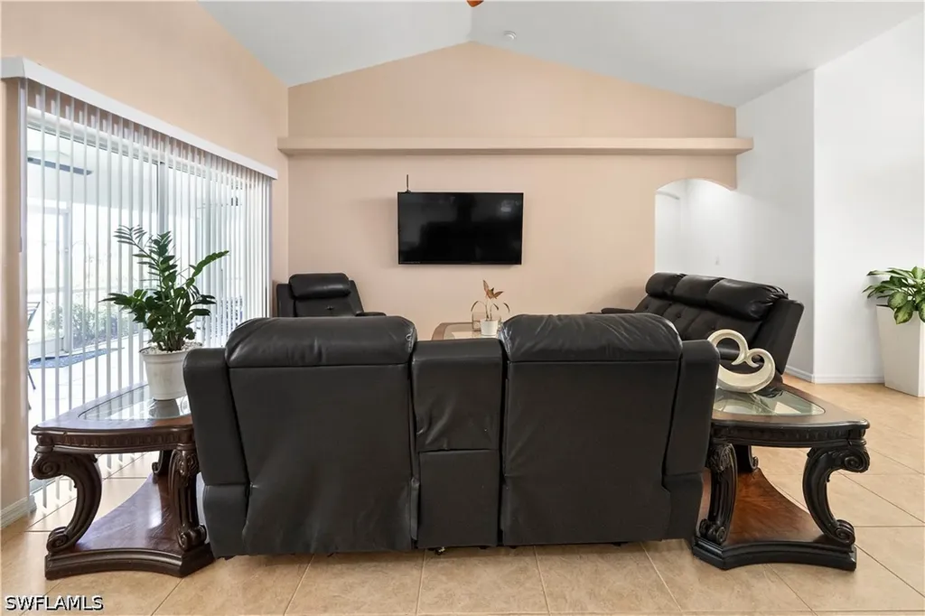 1315 NE 20th Avenue Cape Coral FL 33909