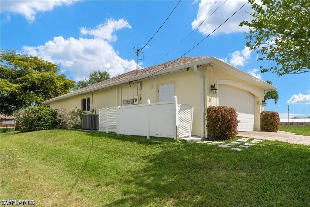 1315 NE 20th Avenue Cape Coral FL 33909