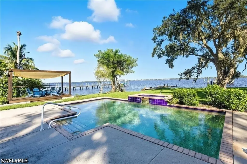 101 Fairview Avenue Fort Myers FL 33905