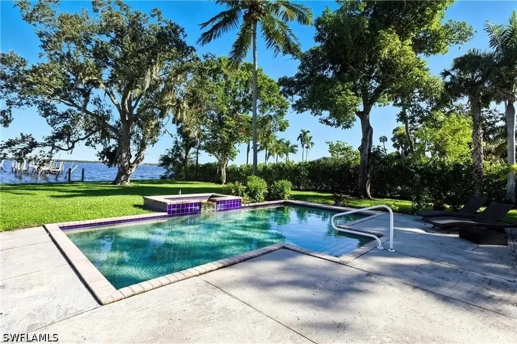 101 Fairview Avenue Fort Myers FL 33905