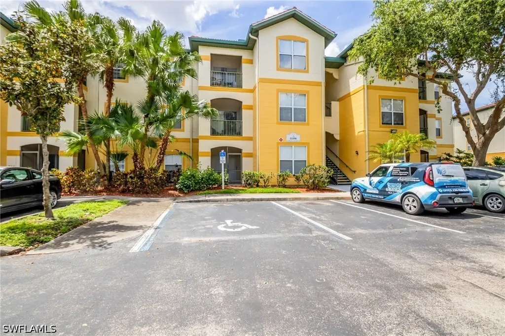 11550 Villa Grand Fort Myers FL 33913