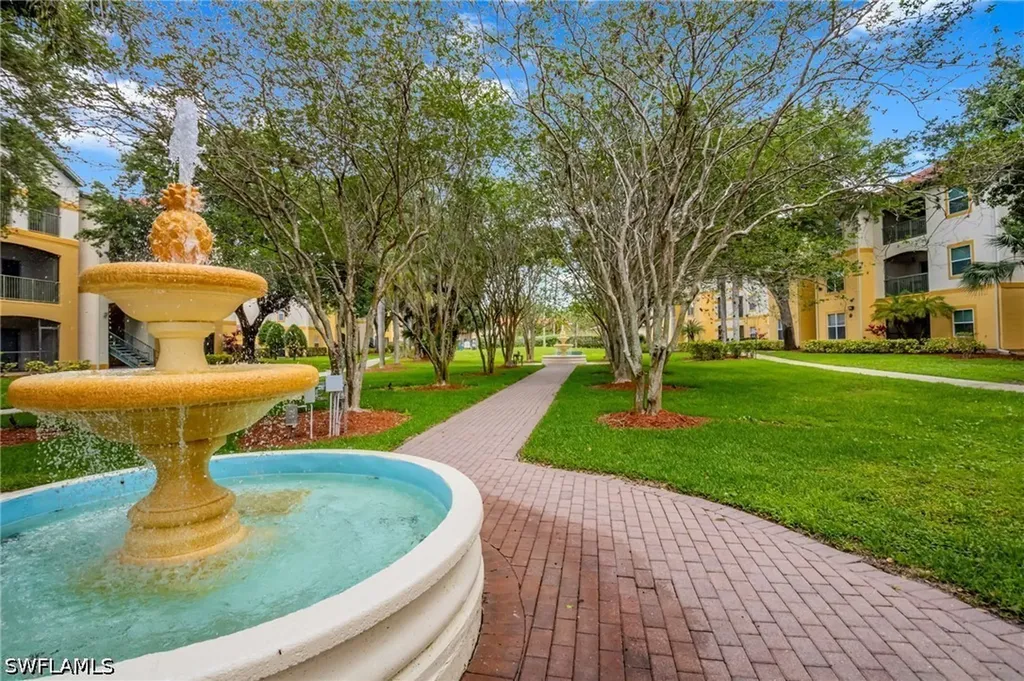 11550 Villa Grand Fort Myers FL 33913