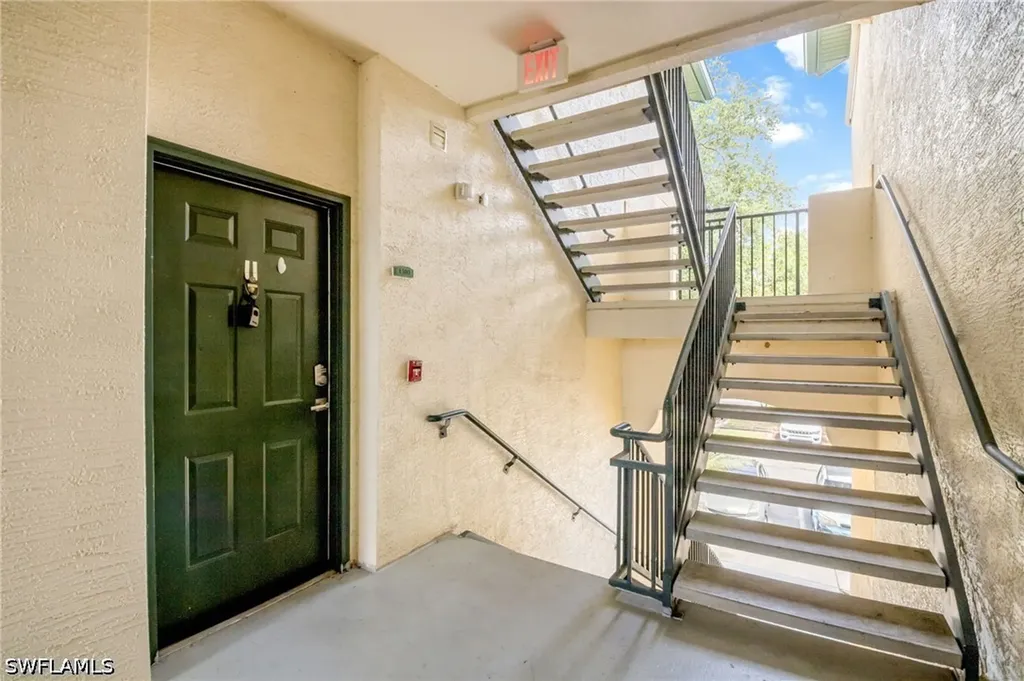 11550 Villa Grand Fort Myers FL 33913