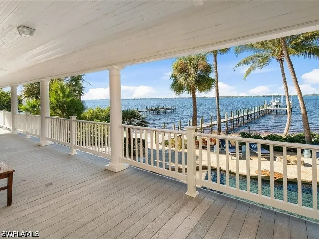 100 Fairview Avenue Fort Myers FL 33905