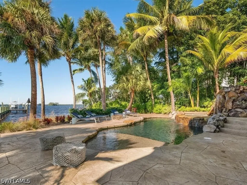 100 Fairview Avenue Fort Myers FL 33905