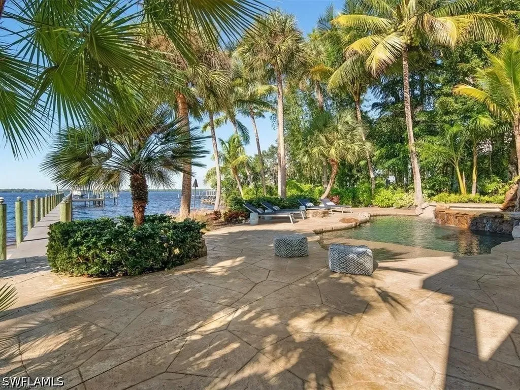 100 Fairview Avenue Fort Myers FL 33905