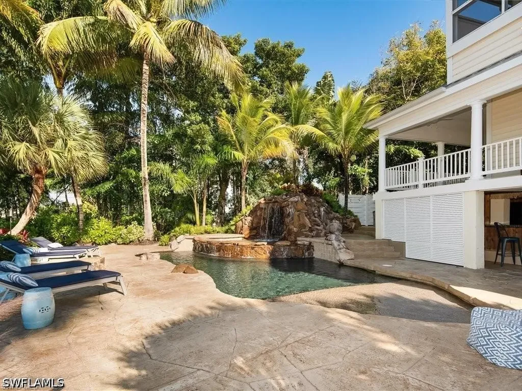 100 Fairview Avenue Fort Myers FL 33905