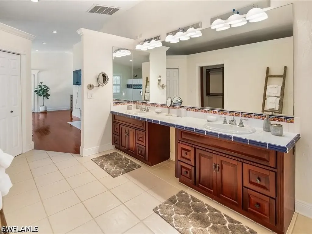 100 Fairview Avenue Fort Myers FL 33905