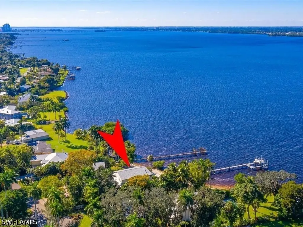 100 Fairview Avenue Fort Myers FL 33905