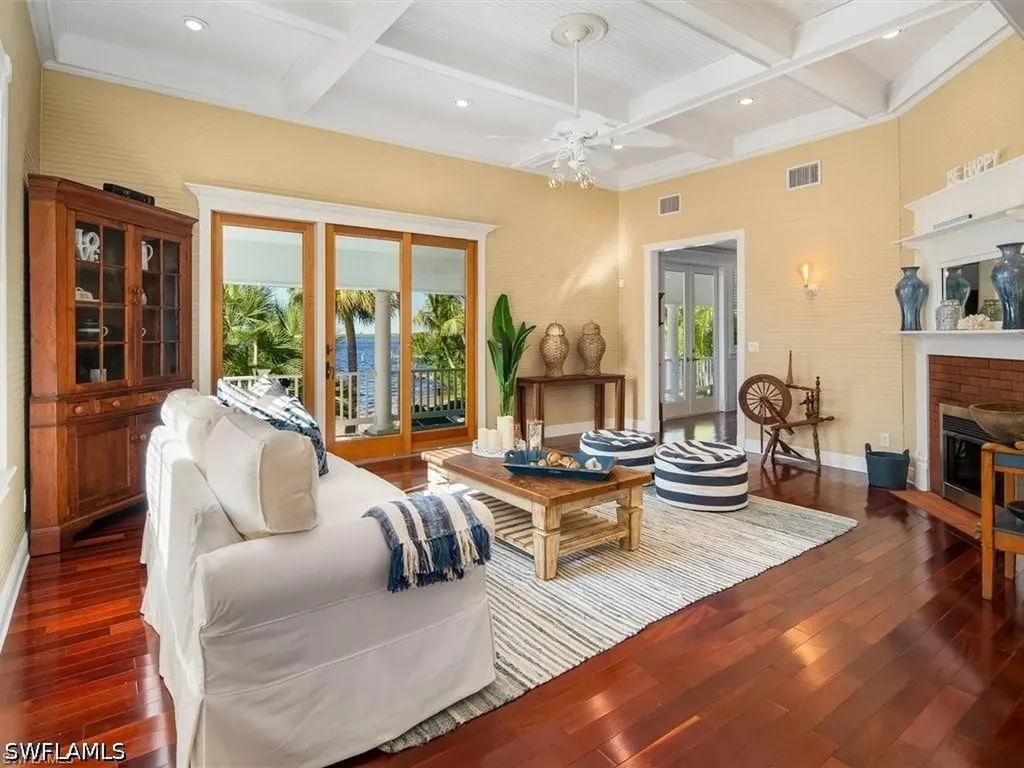 100 Fairview Avenue Fort Myers FL 33905