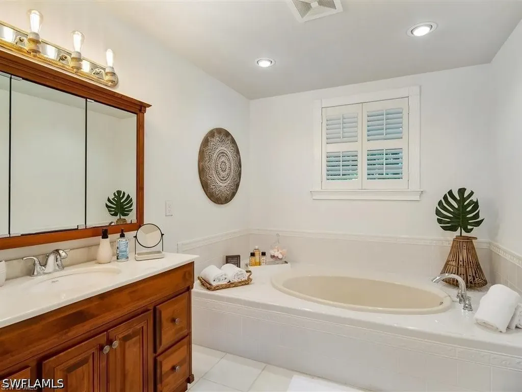 100 Fairview Avenue Fort Myers FL 33905