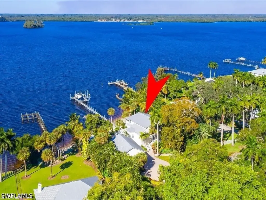 100 Fairview Avenue Fort Myers FL 33905
