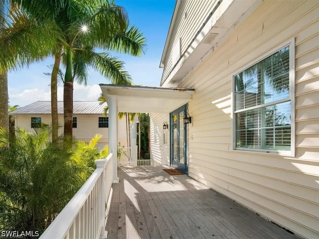 100 Fairview Avenue Fort Myers FL 33905