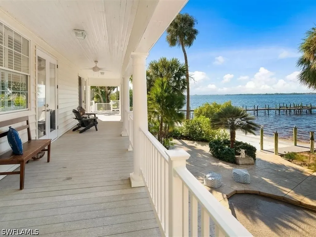 100 Fairview Avenue Fort Myers FL 33905