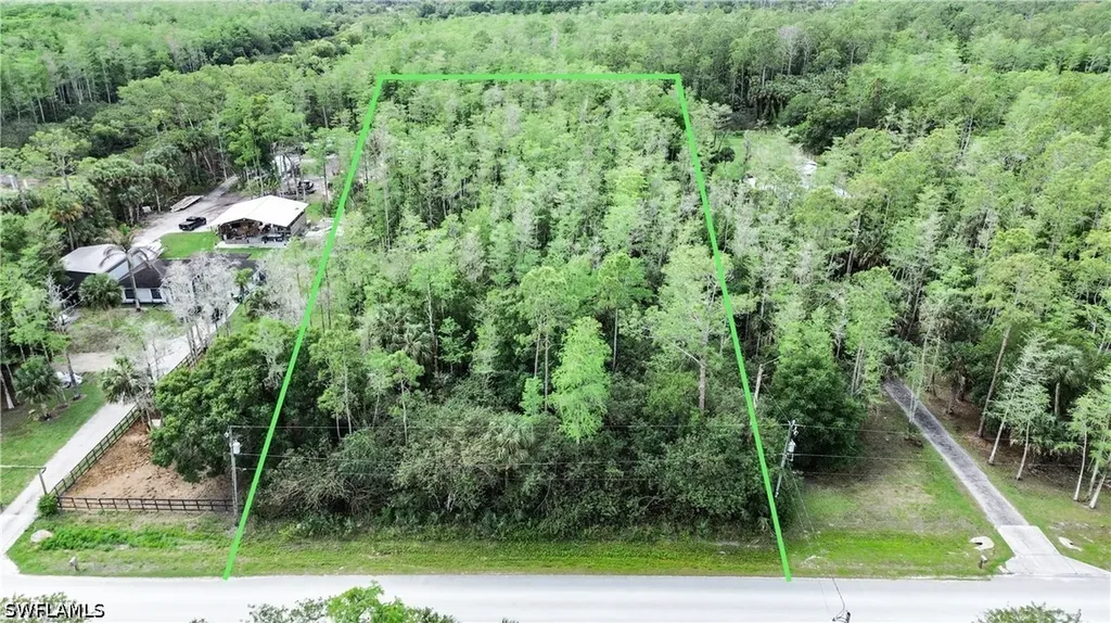 Naples FL, 10TH Avenue SE