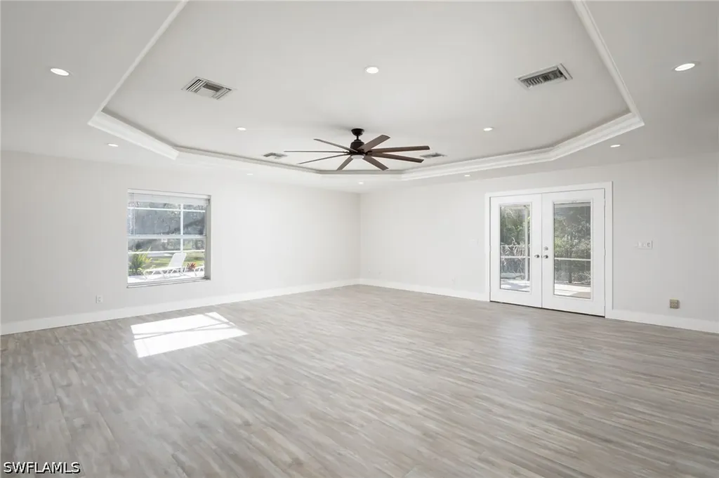 380 6th Street NE Naples FL 34120