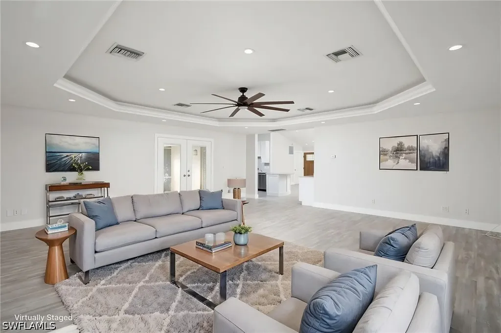 380 6th Street NE Naples FL 34120