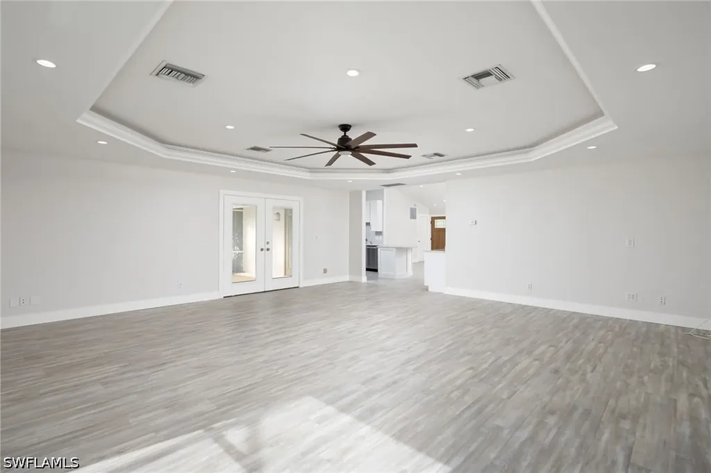 380 6th Street NE Naples FL 34120