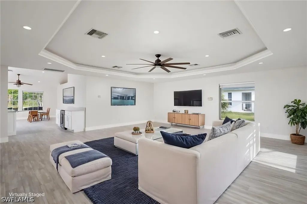 380 6th Street NE Naples FL 34120
