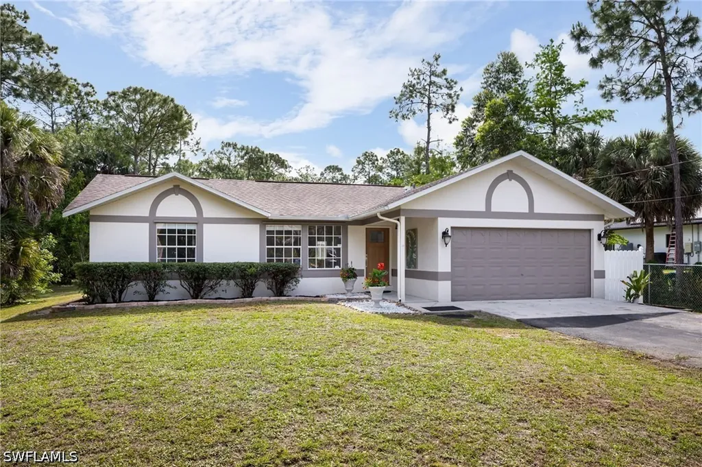 380 6th Street NE Naples FL 34120