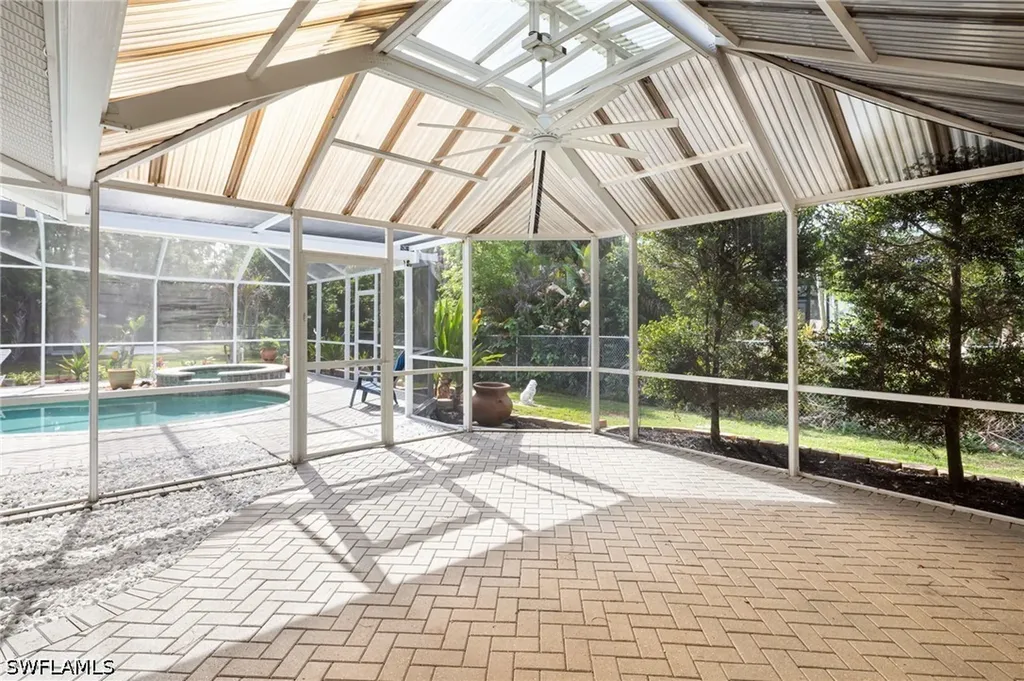 380 6th Street NE Naples FL 34120