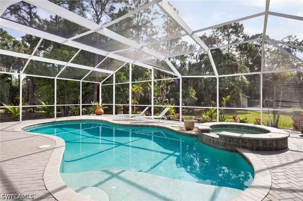 380 6th Street NE Naples FL 34120