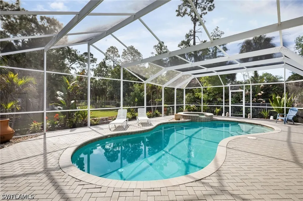 380 6th Street NE Naples FL 34120