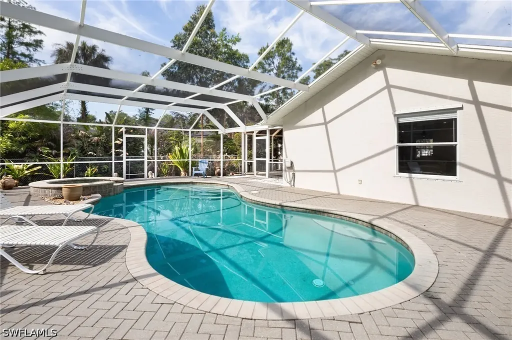 380 6th Street NE Naples FL 34120