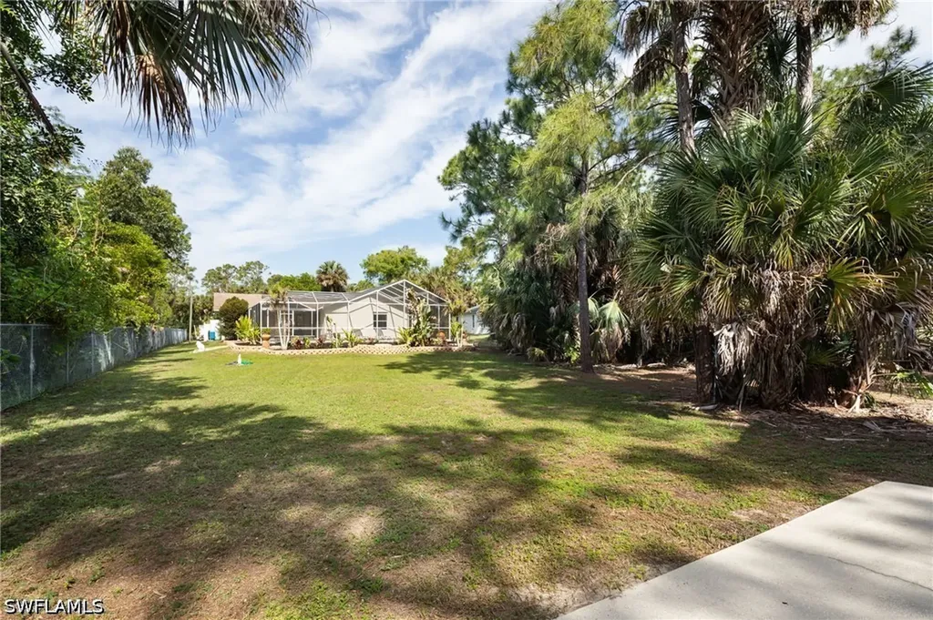 380 6th Street NE Naples FL 34120