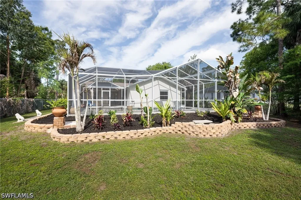 380 6th Street NE Naples FL 34120