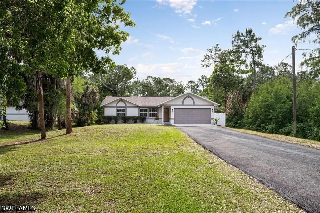 380 6th Street NE Naples FL 34120