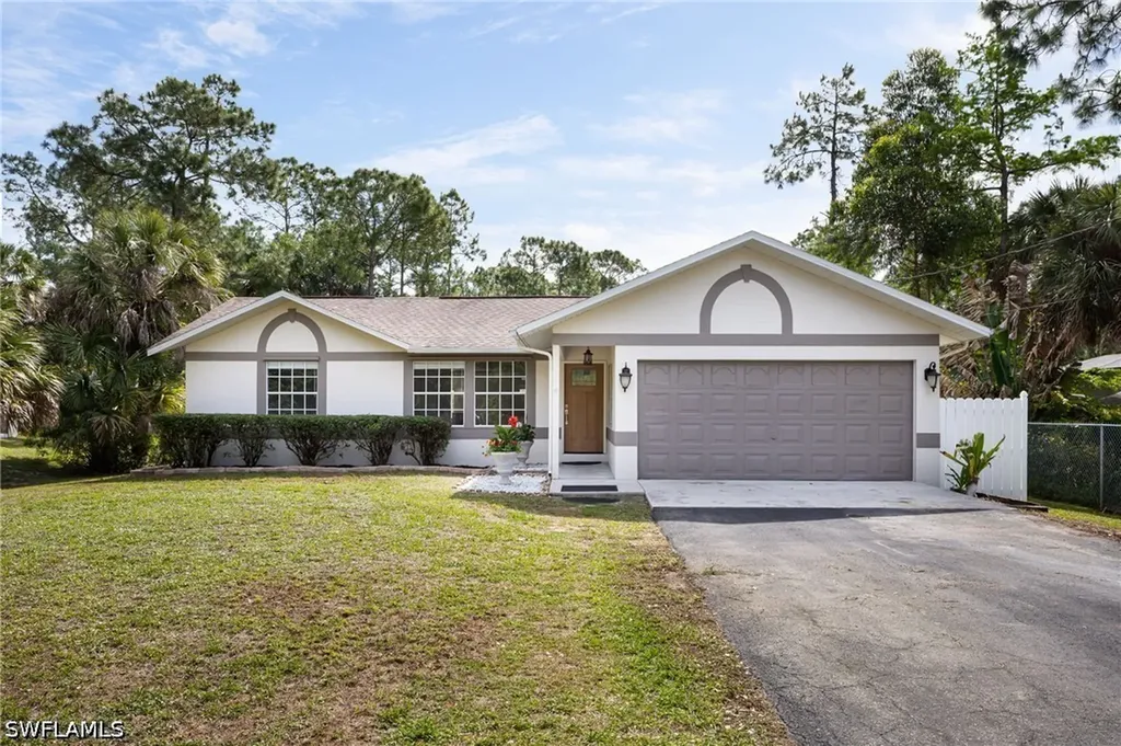 380 6th Street NE Naples FL 34120