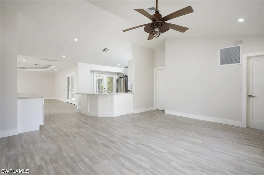380 6th Street NE Naples FL 34120
