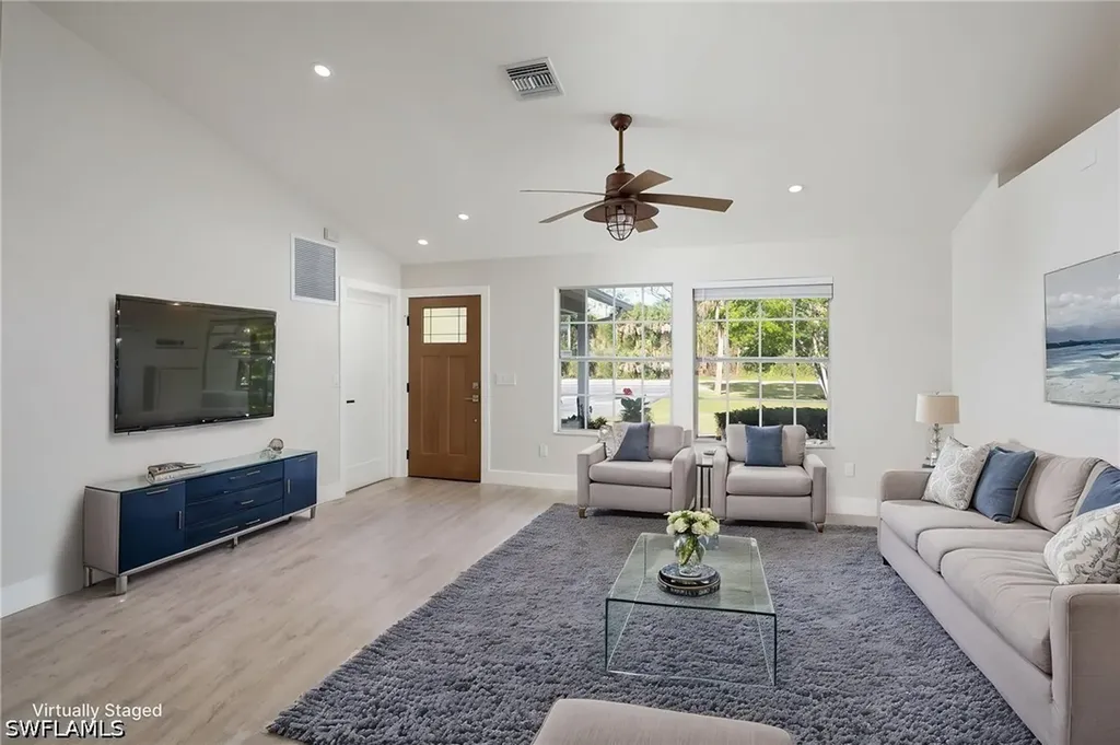 380 6th Street NE Naples FL 34120