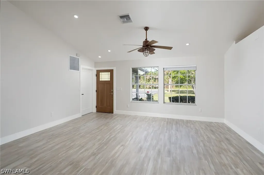 380 6th Street NE Naples FL 34120