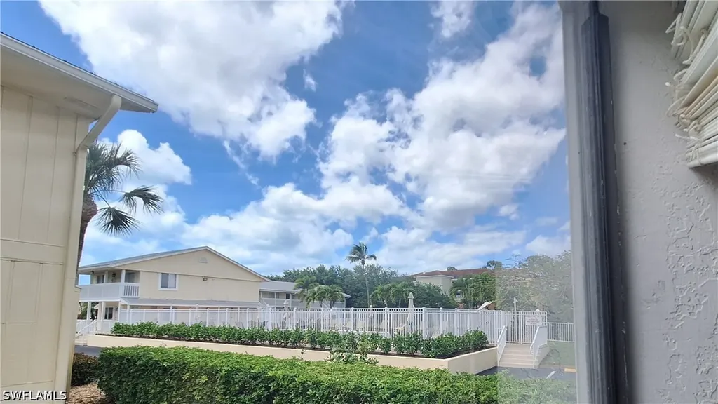 4633 Bayshore Drive Naples FL 34112