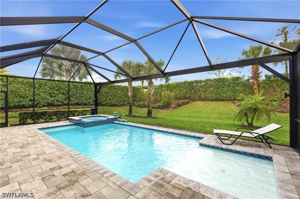 6678 Pennyroyal Drive Naples FL 34114