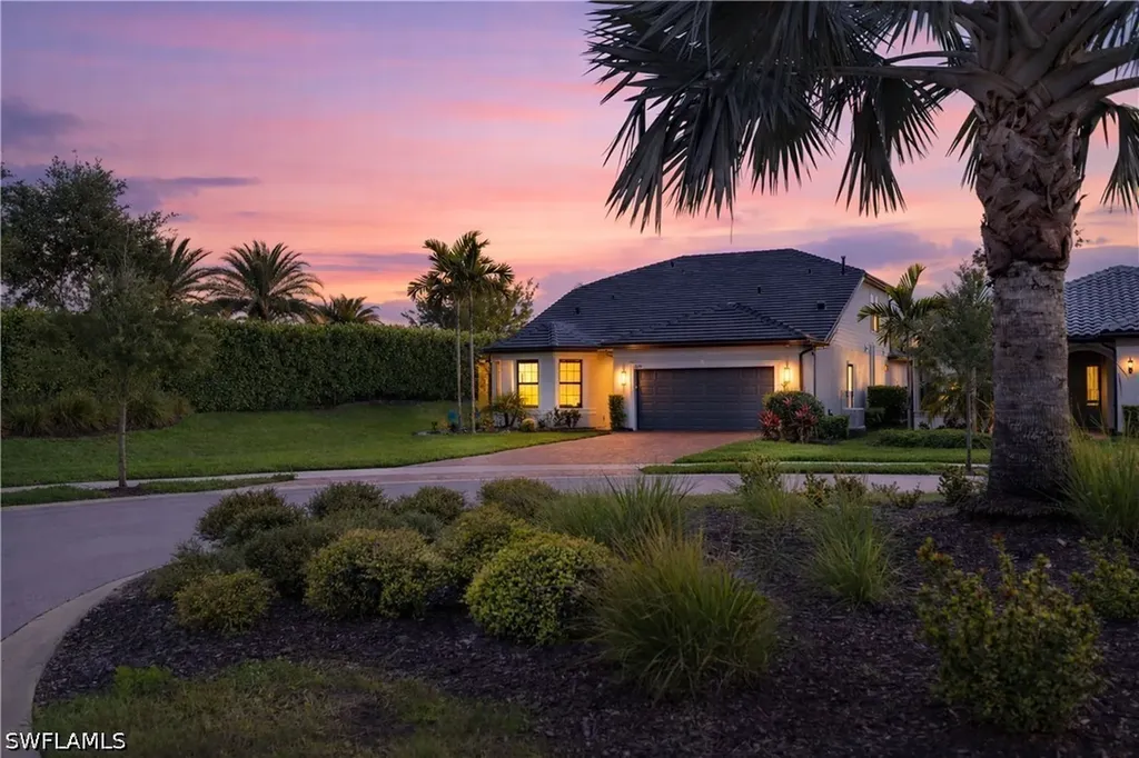6678 Pennyroyal Drive Naples FL 34114