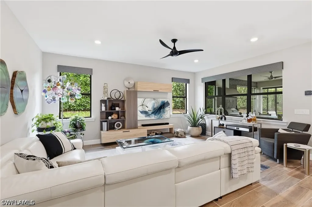 6678 Pennyroyal Drive Naples FL 34114