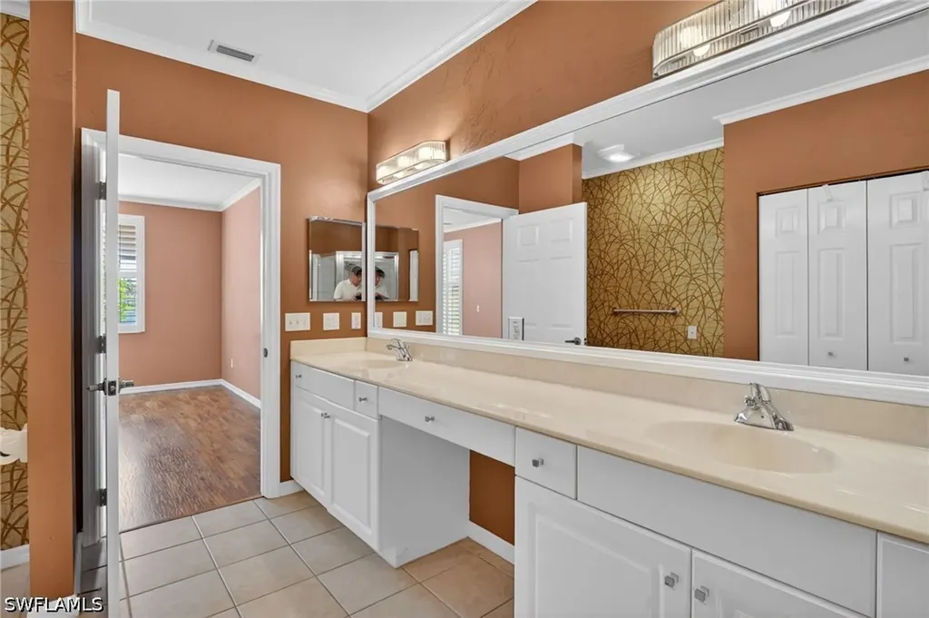 6285 Wilshire Pines Circle Naples FL 34109