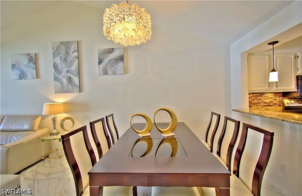 9590 Victoria Lane Naples FL 34109