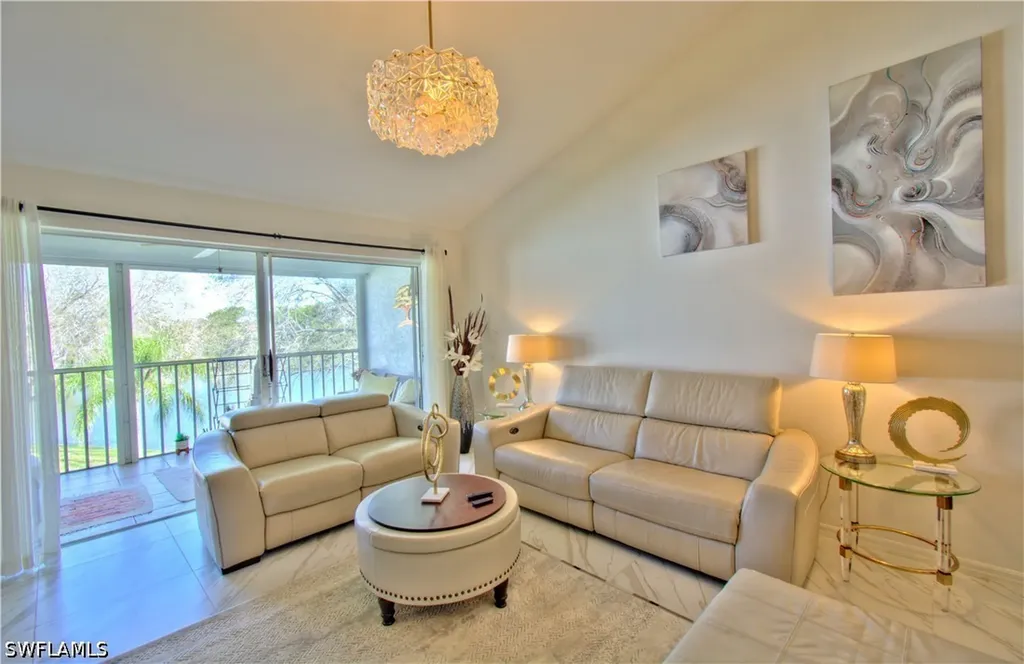9590 Victoria Lane Naples FL 34109
