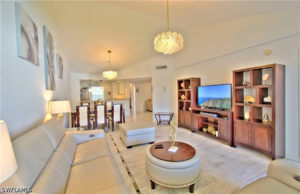 9590 Victoria Lane Naples FL 34109