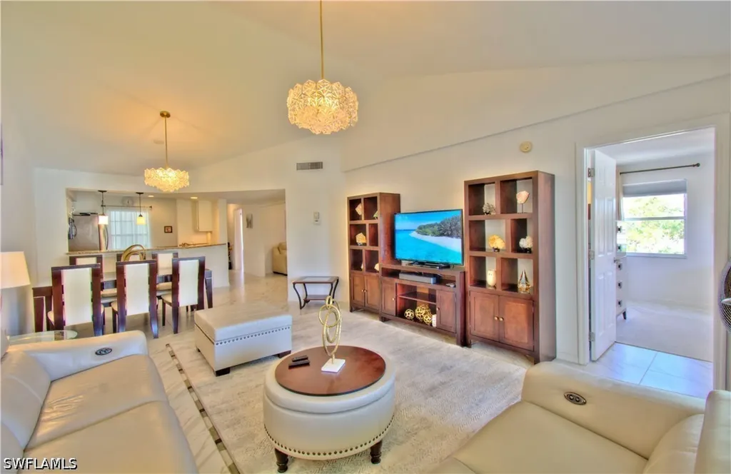 9590 Victoria Lane Naples FL 34109