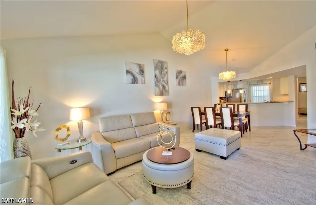9590 Victoria Lane Naples FL 34109